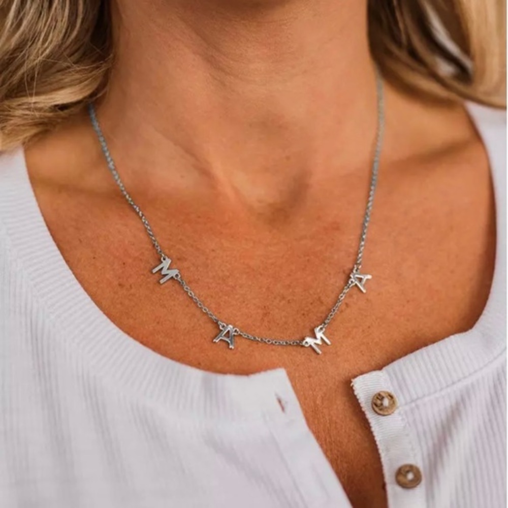 Mama Necklace